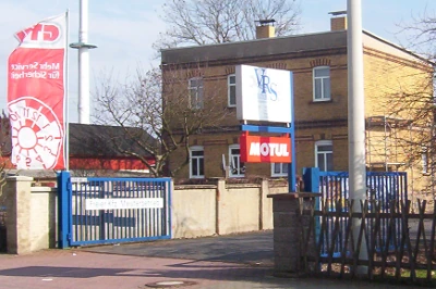 Einfahrt zum Firmengelände